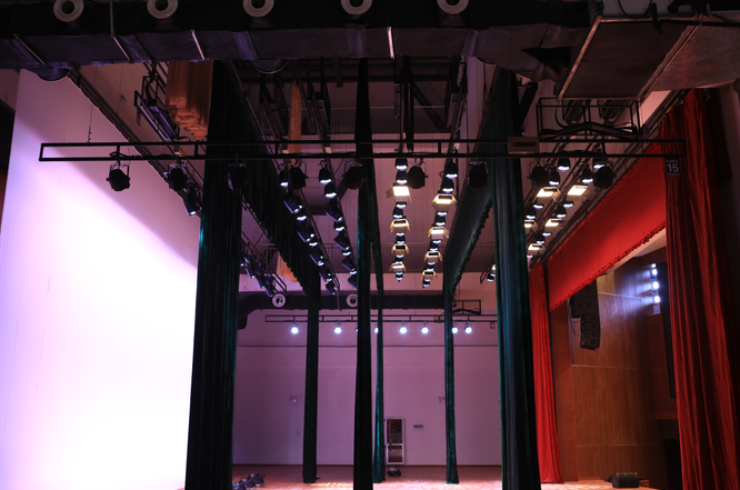 舞臺阻燃防火幕布設(shè)計(jì)指標(biāo)