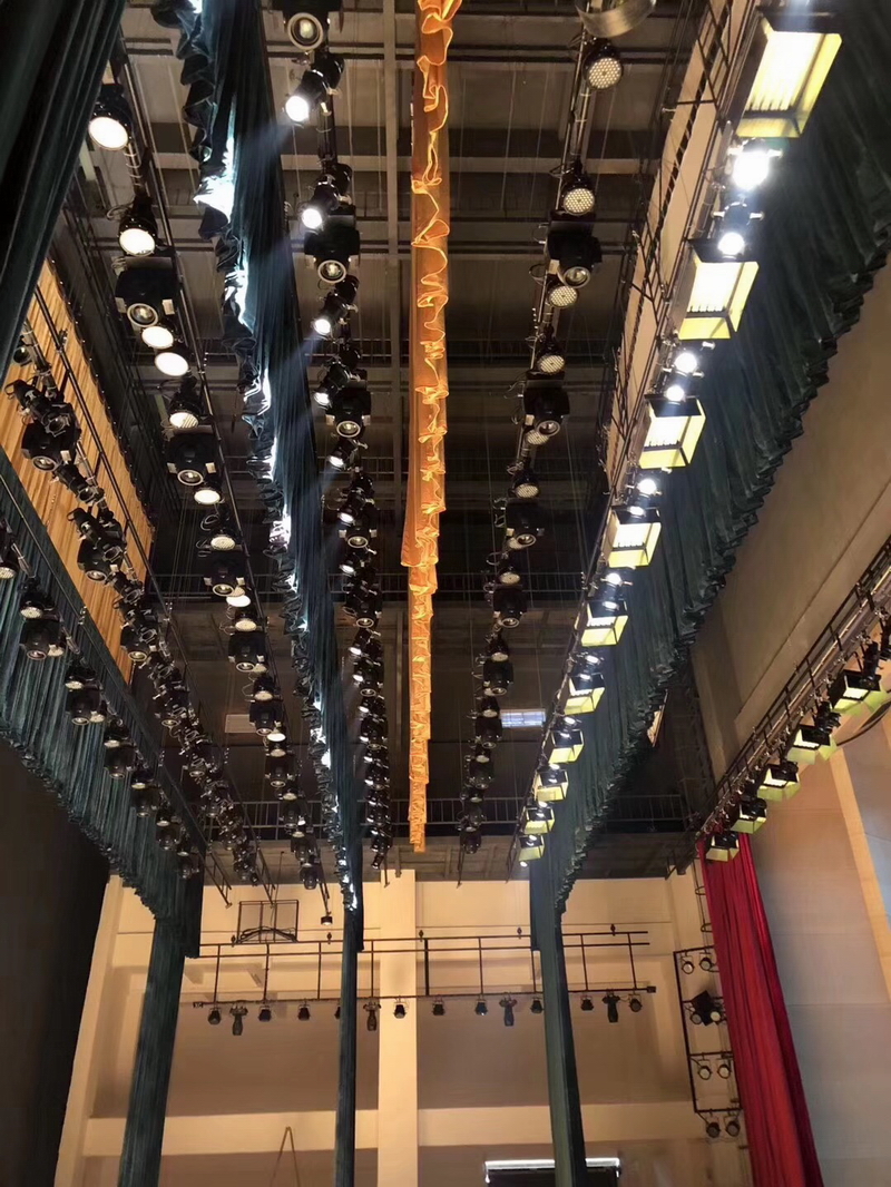 從專業(yè)角度來說舞臺機(jī)械設(shè)備安裝有嚴(yán)格的規(guī)范流程