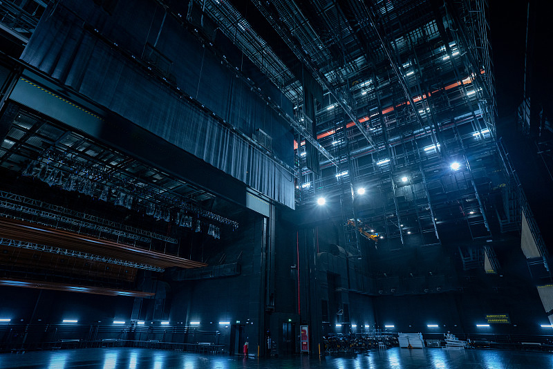 多媒體技術(shù)與舞臺布景中相結(jié)合的創(chuàng)新應(yīng)用